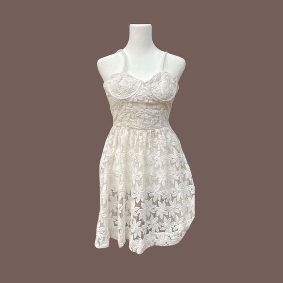 Forever 21 Embroidered Mini Dress | White Floral Sweetheart | Size S | Vintage - Picture 1 of 6